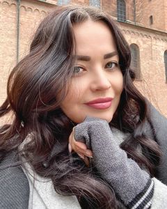 Meet your Posher, Elena